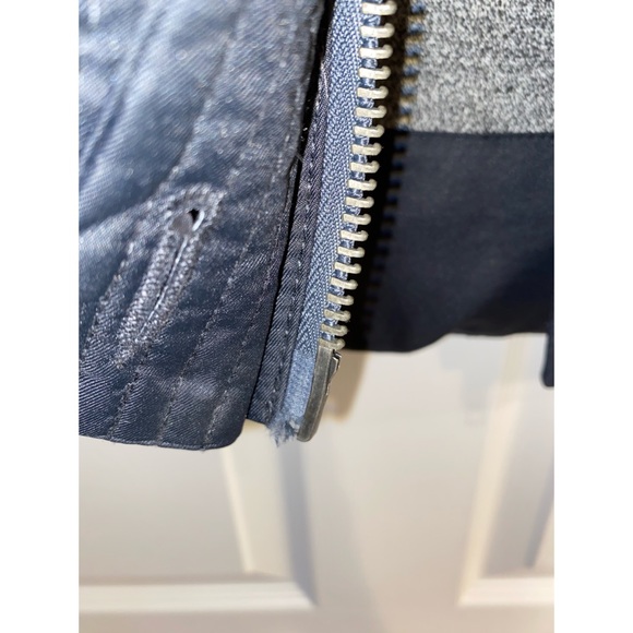 Roots Black Hooded Fall/Winter Vest - Picture 4 of 4